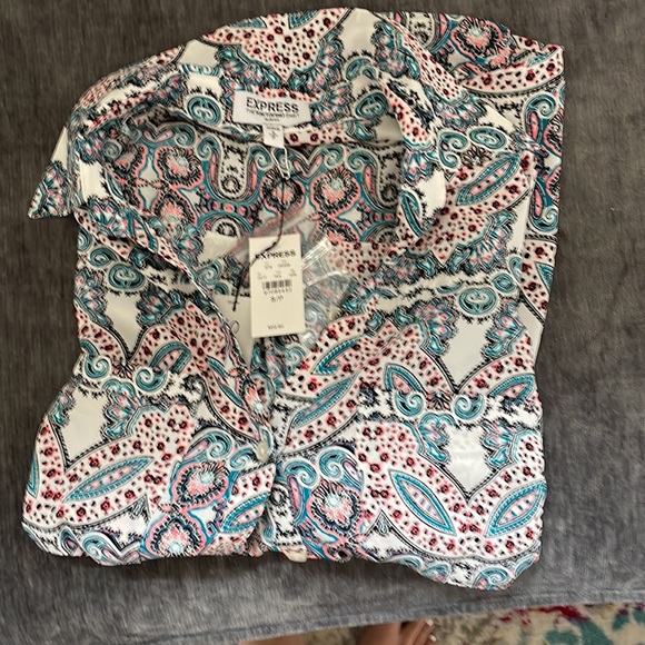 Brand new blouse from express! - Picture 2 of 2